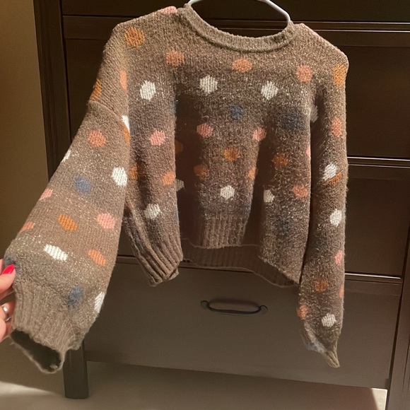 Adorable cropped slouchy multi polka dot sweater - Picture 2 of 2